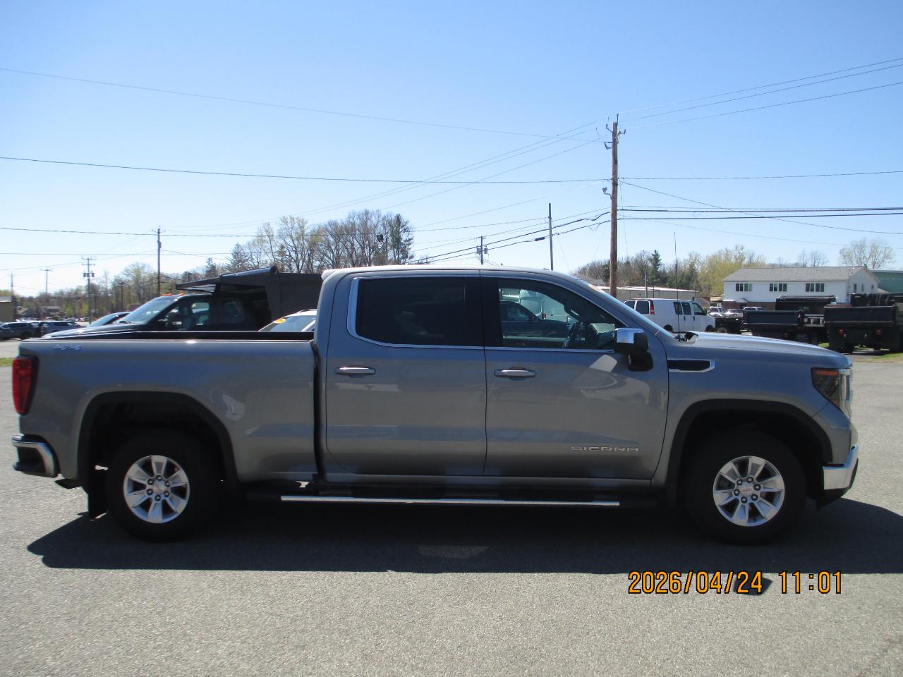 GMC Sierra 1500 4WD Crew Cab 157" SLE 2024