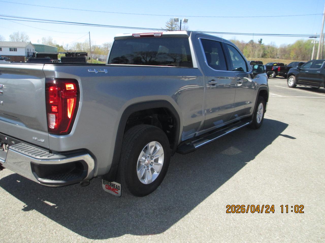 GMC Sierra 1500 4WD Crew Cab 157" SLE 2024