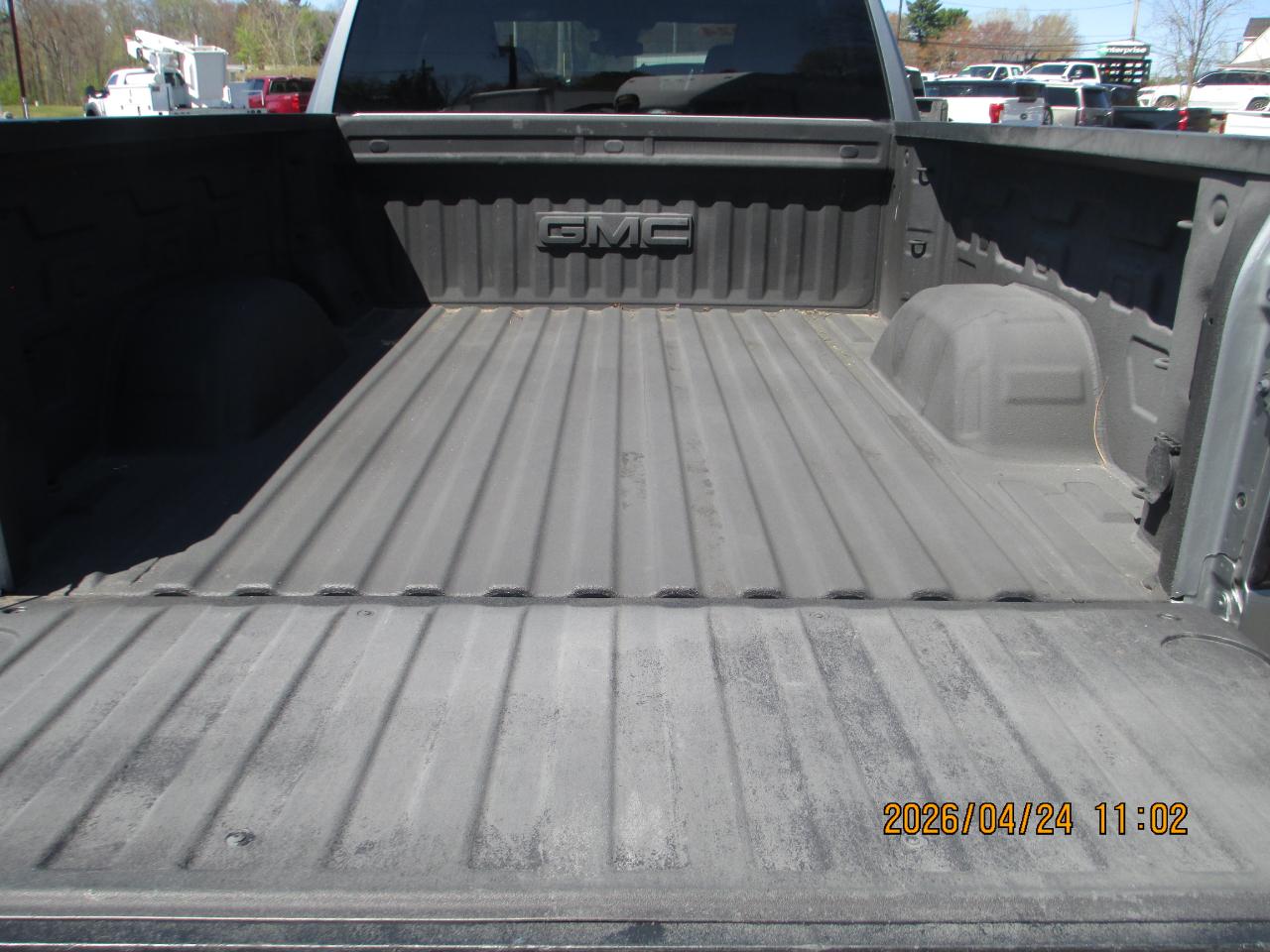 GMC Sierra 1500 4WD Crew Cab 157" SLE 2024