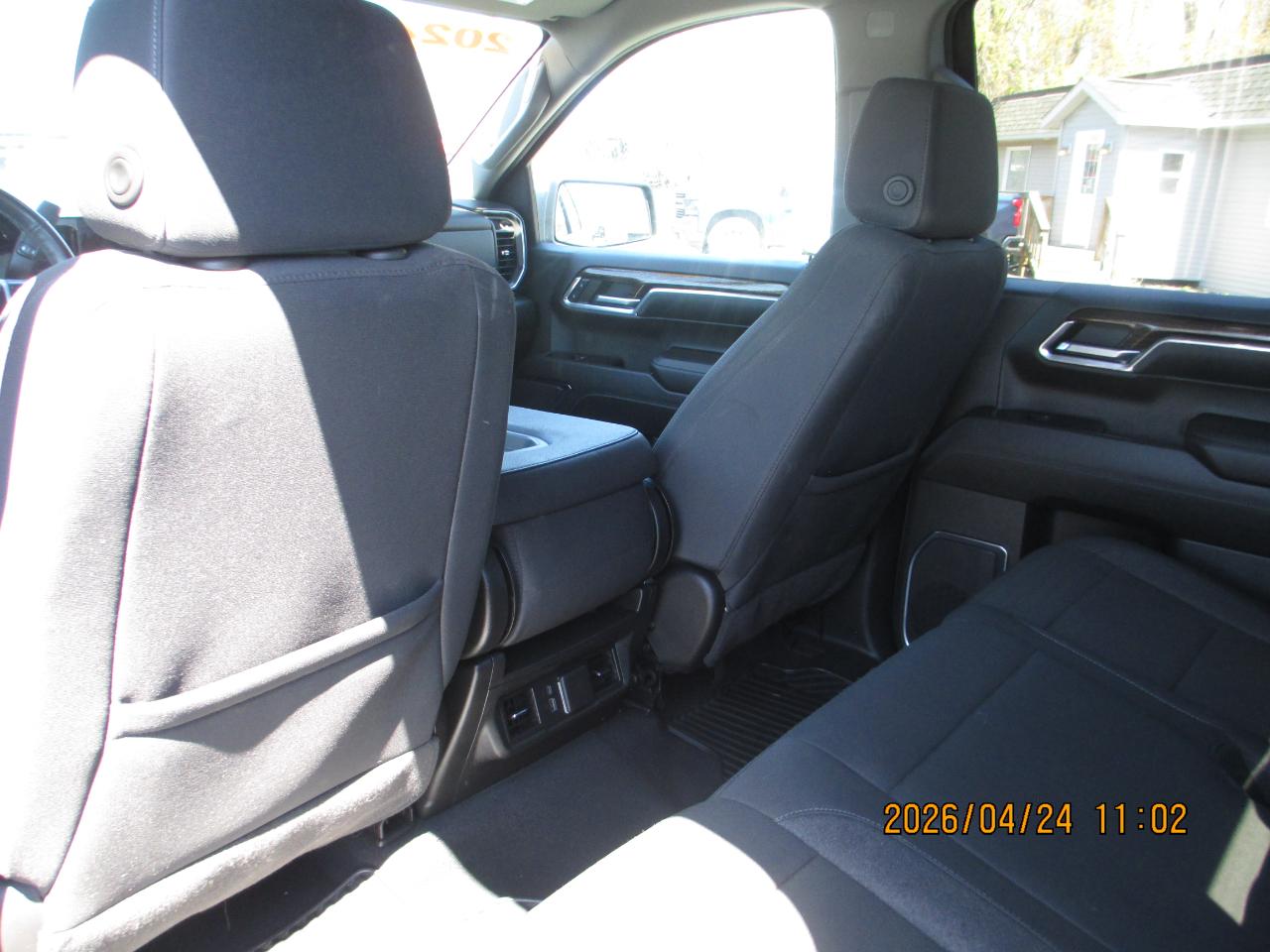 GMC Sierra 1500 4WD Crew Cab 157" SLE 2024