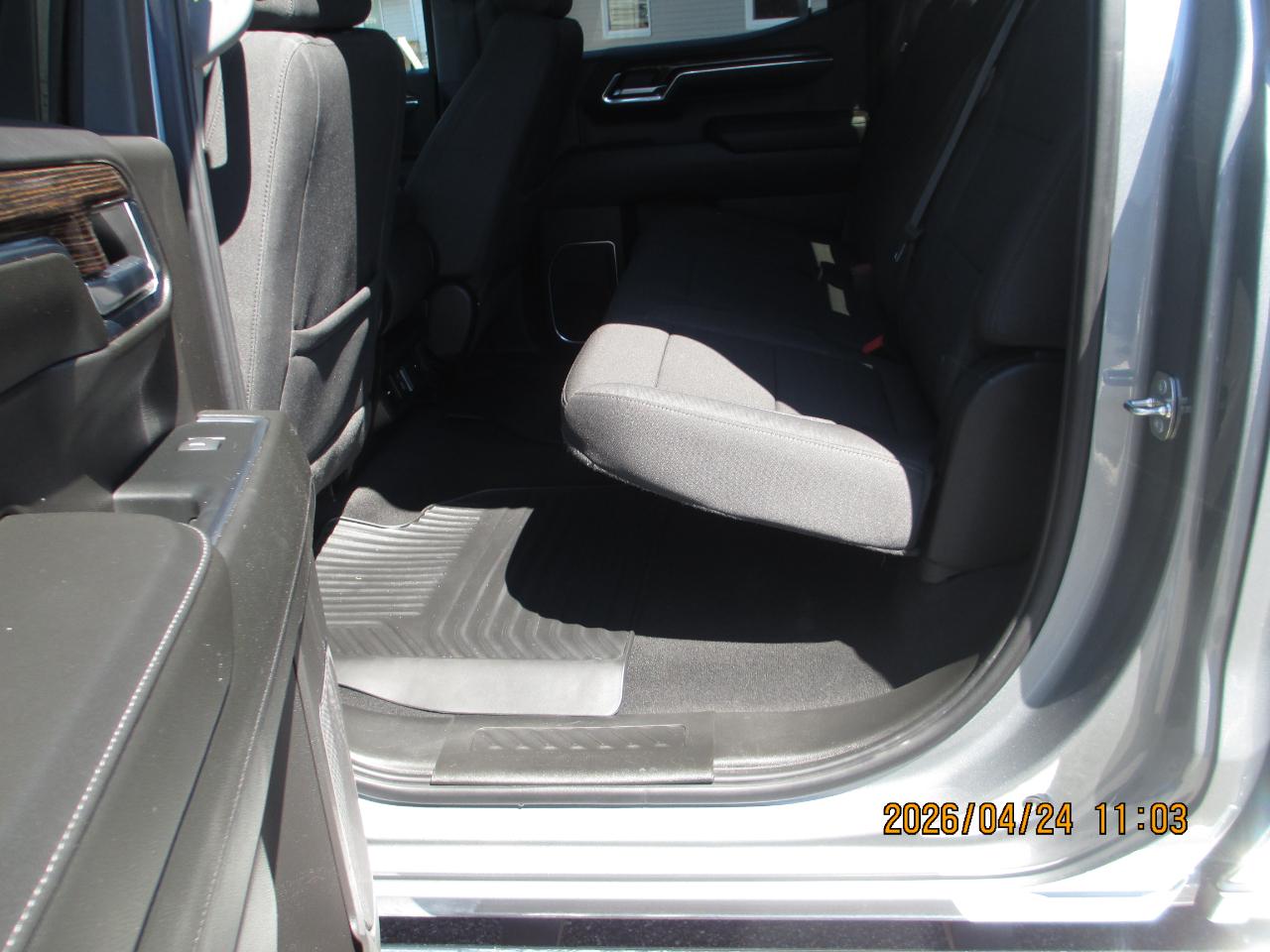 GMC Sierra 1500 4WD Crew Cab 157" SLE 2024