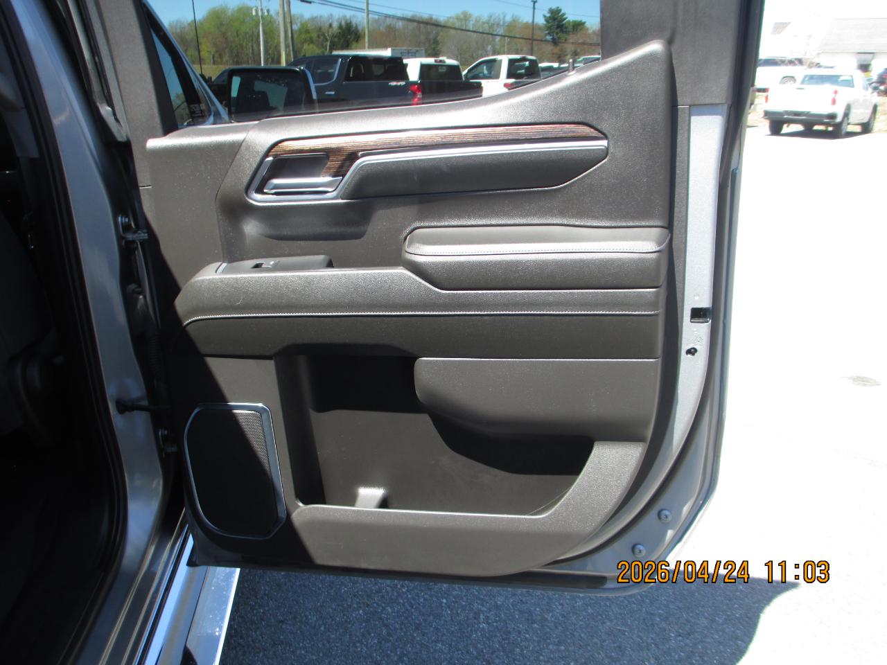 GMC Sierra 1500 4WD Crew Cab 157" SLE 2024