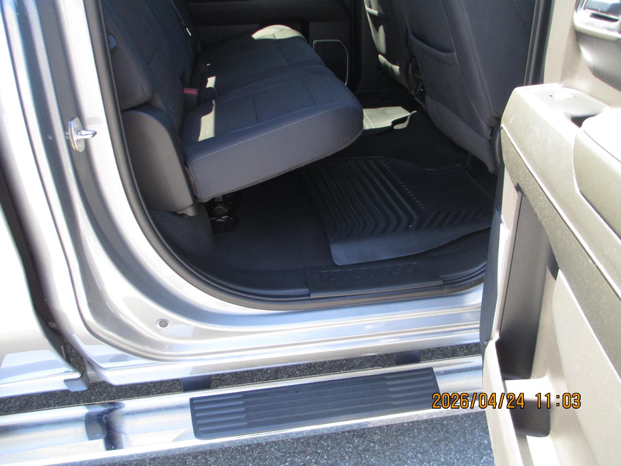 GMC Sierra 1500 4WD Crew Cab 157" SLE 2024