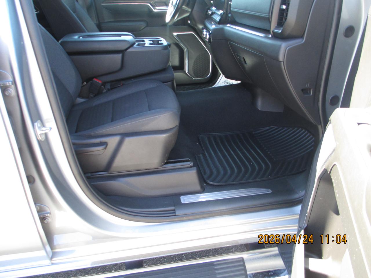 GMC Sierra 1500 4WD Crew Cab 157" SLE 2024