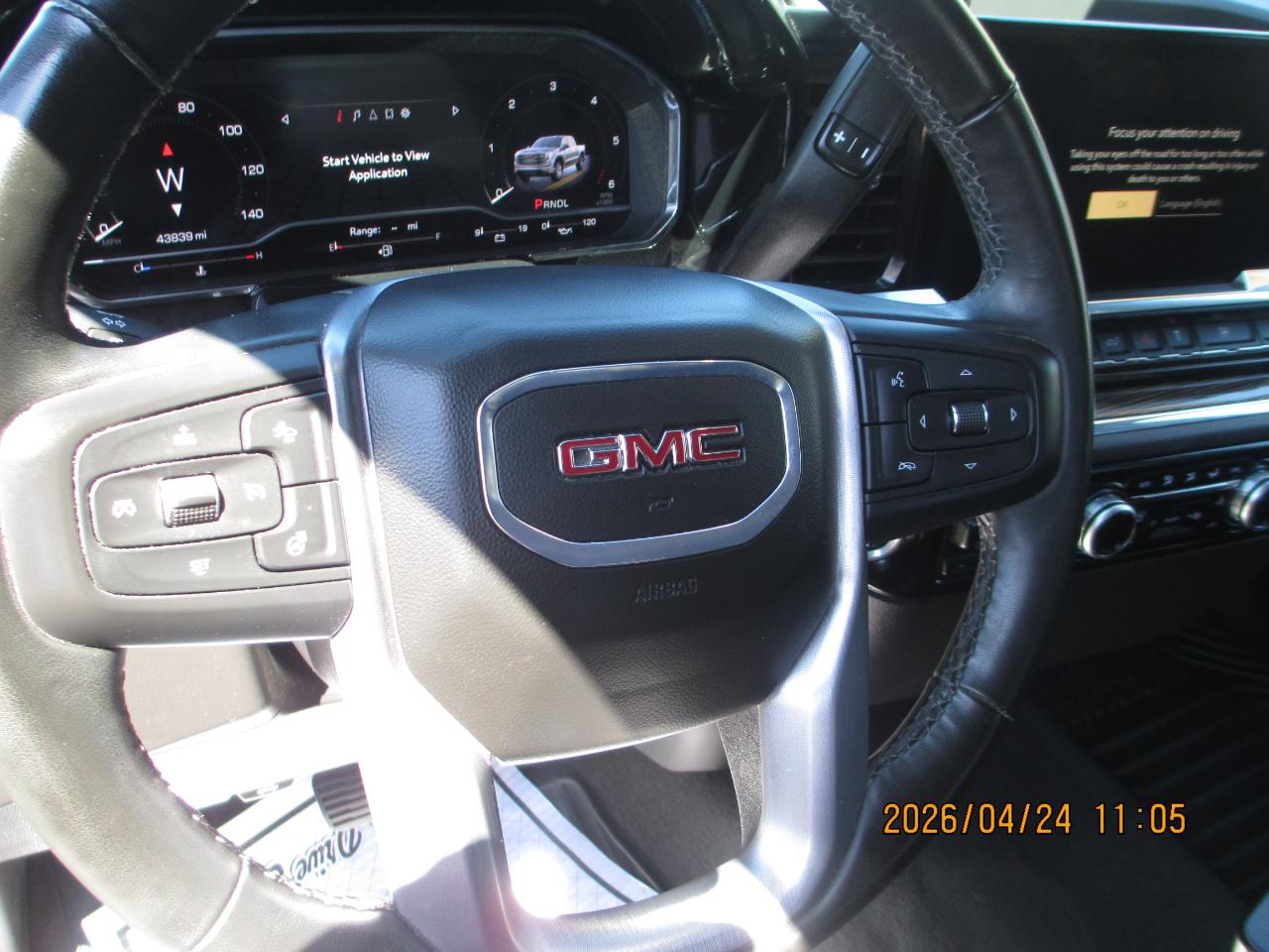 GMC Sierra 1500 4WD Crew Cab 157" SLE 2024