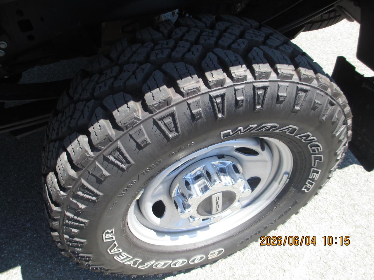 Ford Super Duty F-350 SRW XL 4WD SuperCab 8' Box 2024
