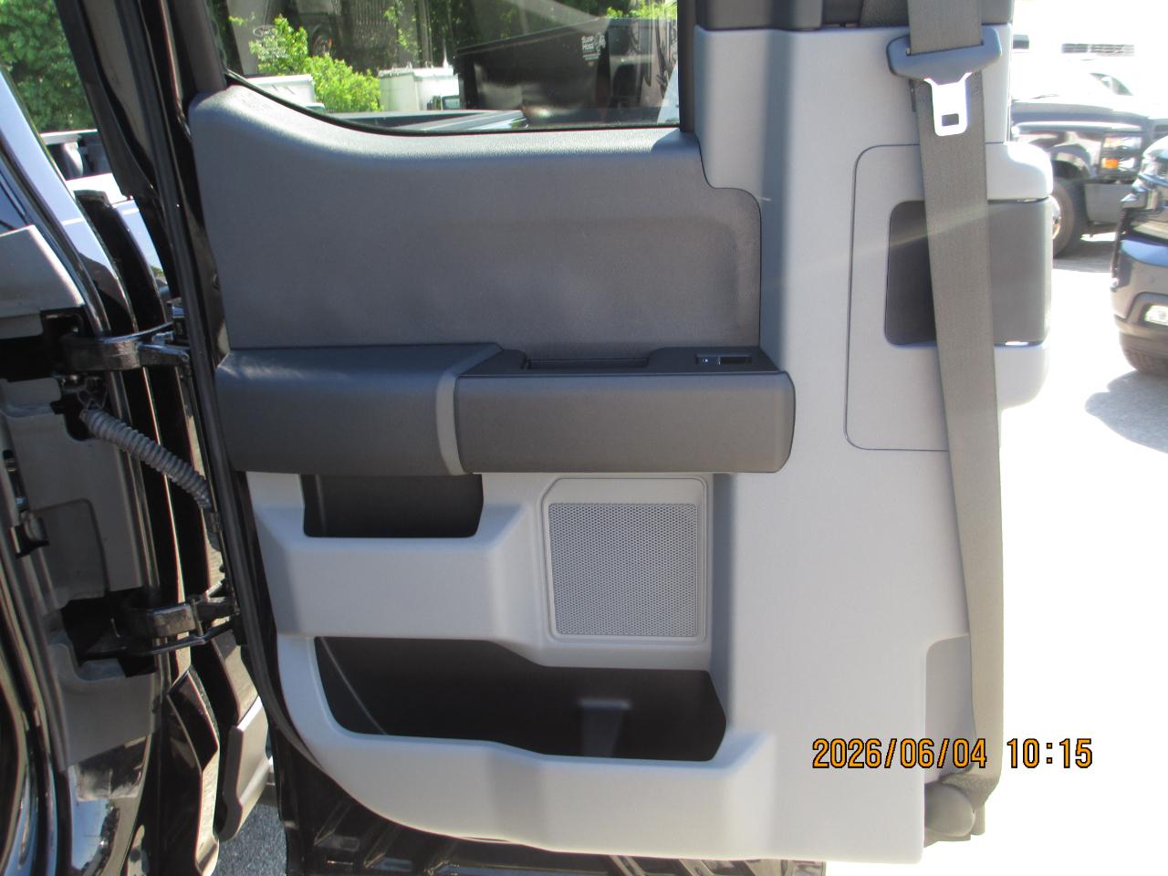 Ford Super Duty F-350 SRW XL 4WD SuperCab 8' Box 2024