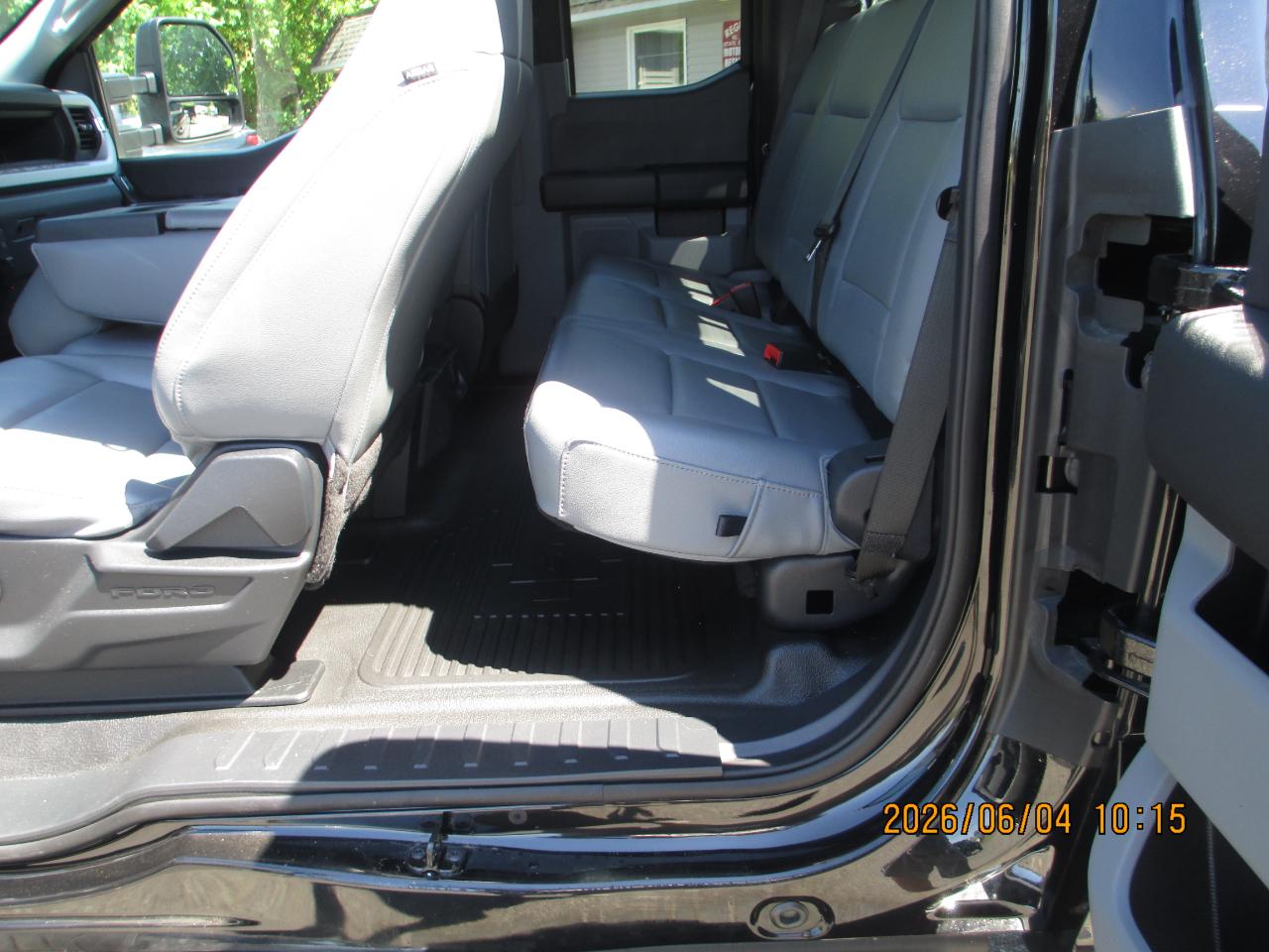 Ford Super Duty F-350 SRW XL 4WD SuperCab 8' Box 2024