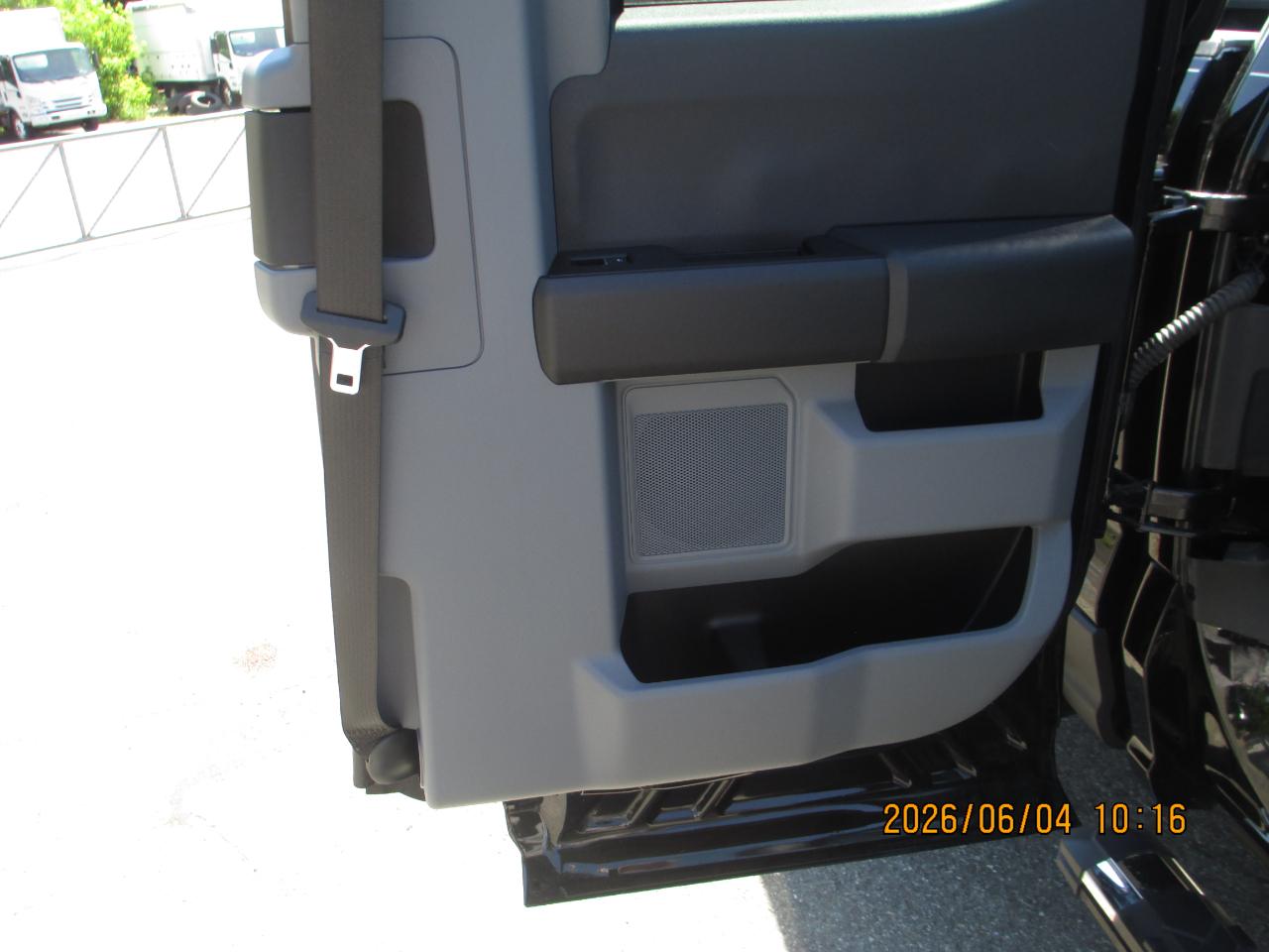 Ford Super Duty F-350 SRW XL 4WD SuperCab 8' Box 2024
