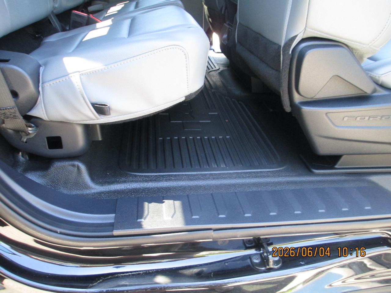 Ford Super Duty F-350 SRW XL 4WD SuperCab 8' Box 2024