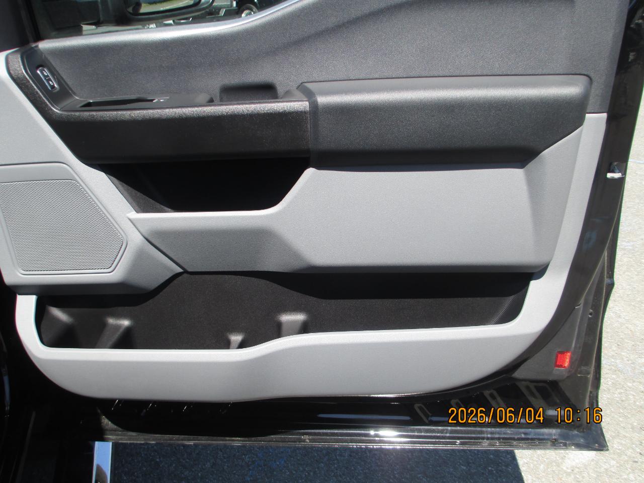 Ford Super Duty F-350 SRW XL 4WD SuperCab 8' Box 2024