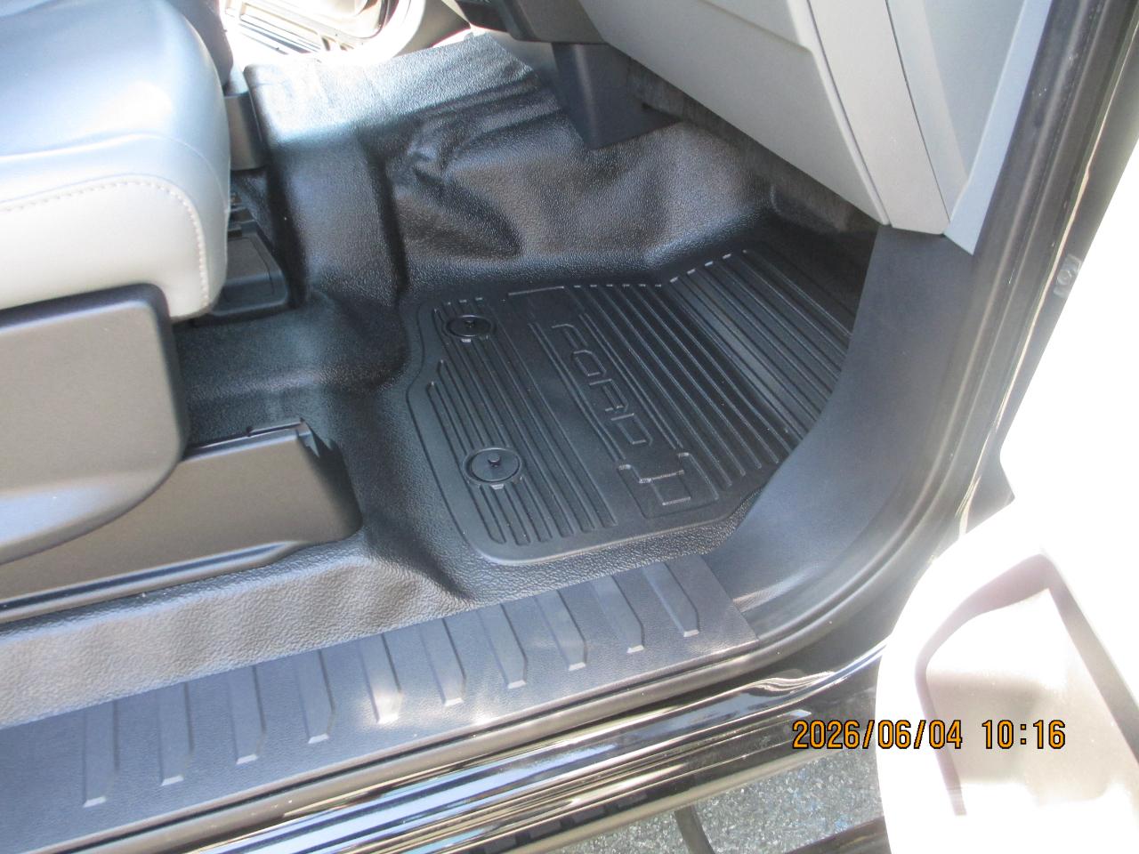 Ford Super Duty F-350 SRW XL 4WD SuperCab 8' Box 2024