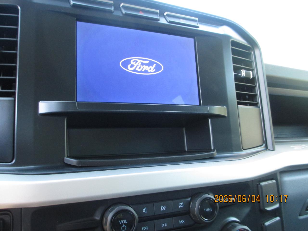 Ford Super Duty F-350 SRW XL 4WD SuperCab 8' Box 2024