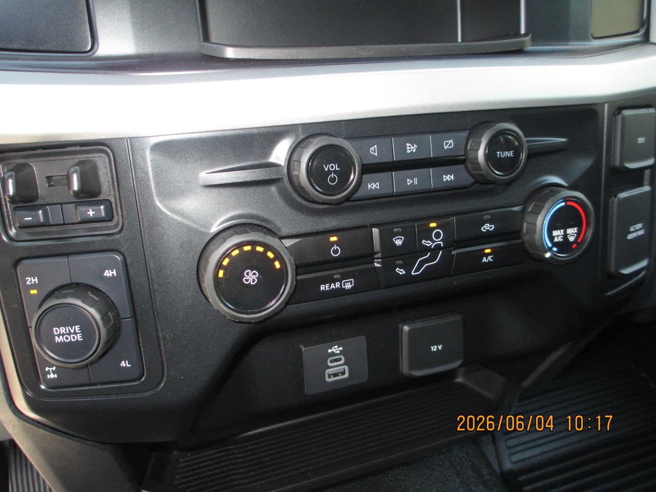 Ford Super Duty F-350 SRW XL 4WD SuperCab 8' Box 2024