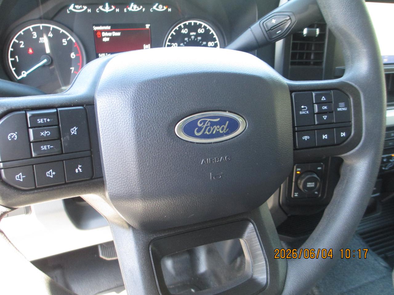 Ford Super Duty F-350 SRW XL 4WD SuperCab 8' Box 2024