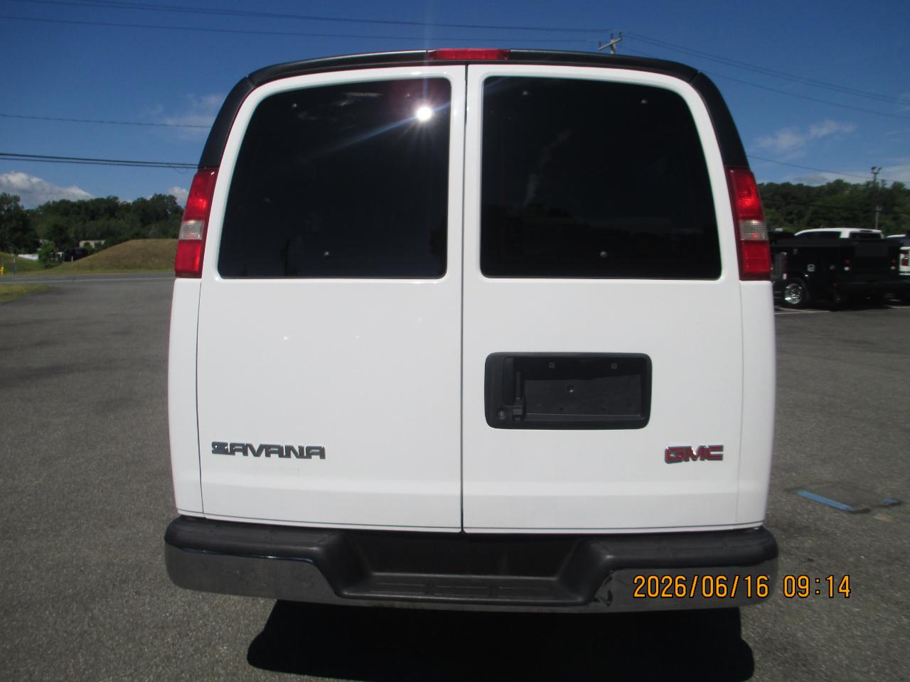 GMC Savana Passenger RWD 3500 155" LS w/1LS 2017