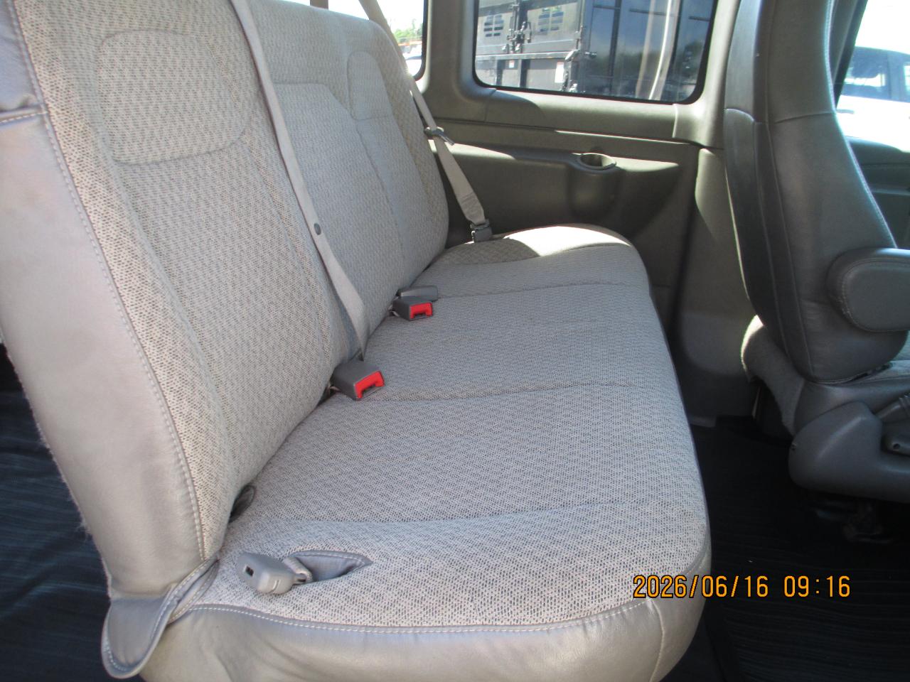 GMC Savana Passenger RWD 3500 155" LS w/1LS 2017