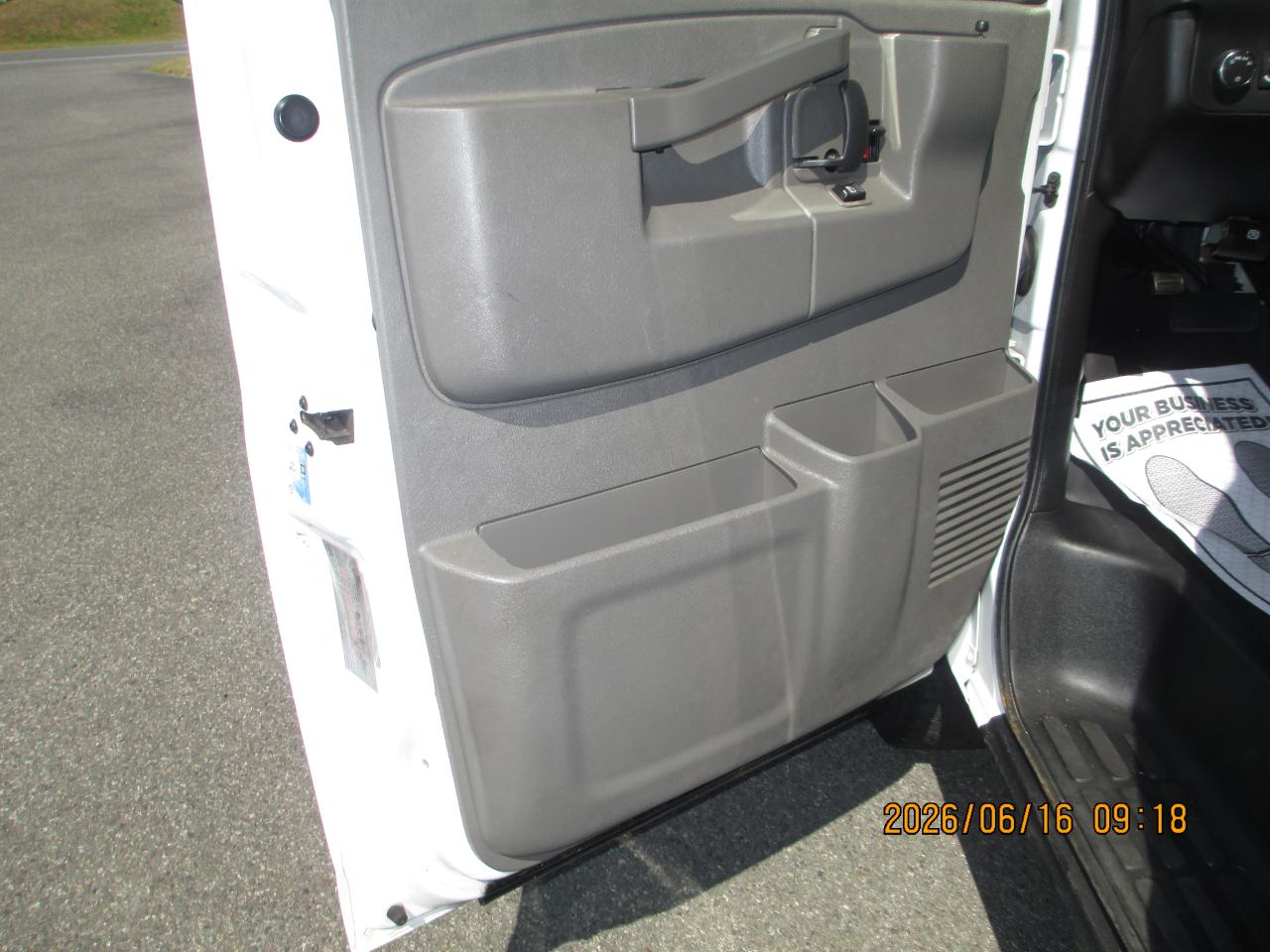 GMC Savana Passenger RWD 3500 155" LS w/1LS 2017
