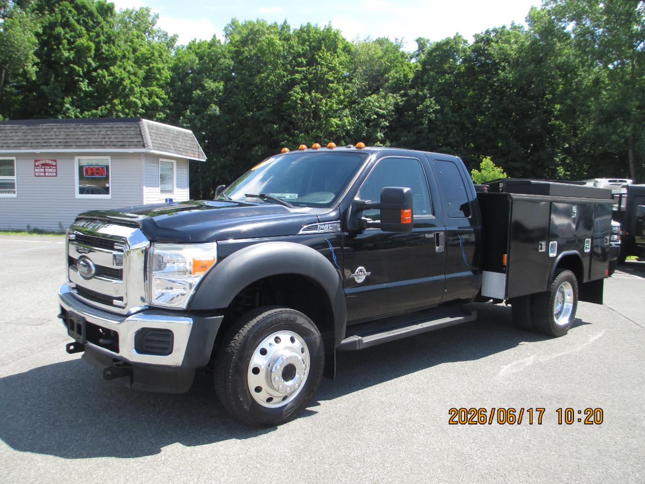 Ford Super Duty F-450 DRW 4WD SuperCab 162" WB 60" CA XLT 2016