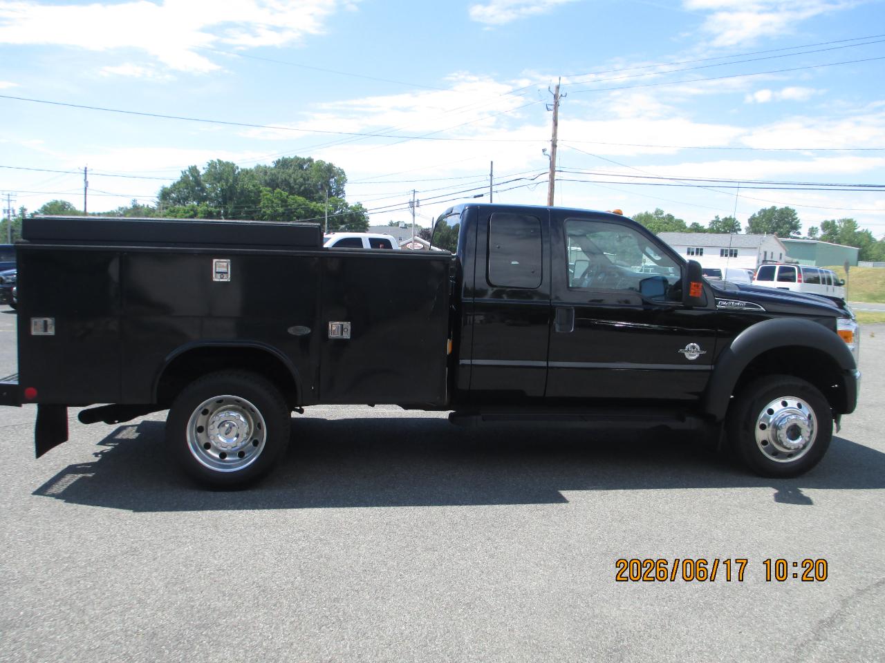 Ford Super Duty F-450 DRW 4WD SuperCab 162" WB 60" CA XLT 2016