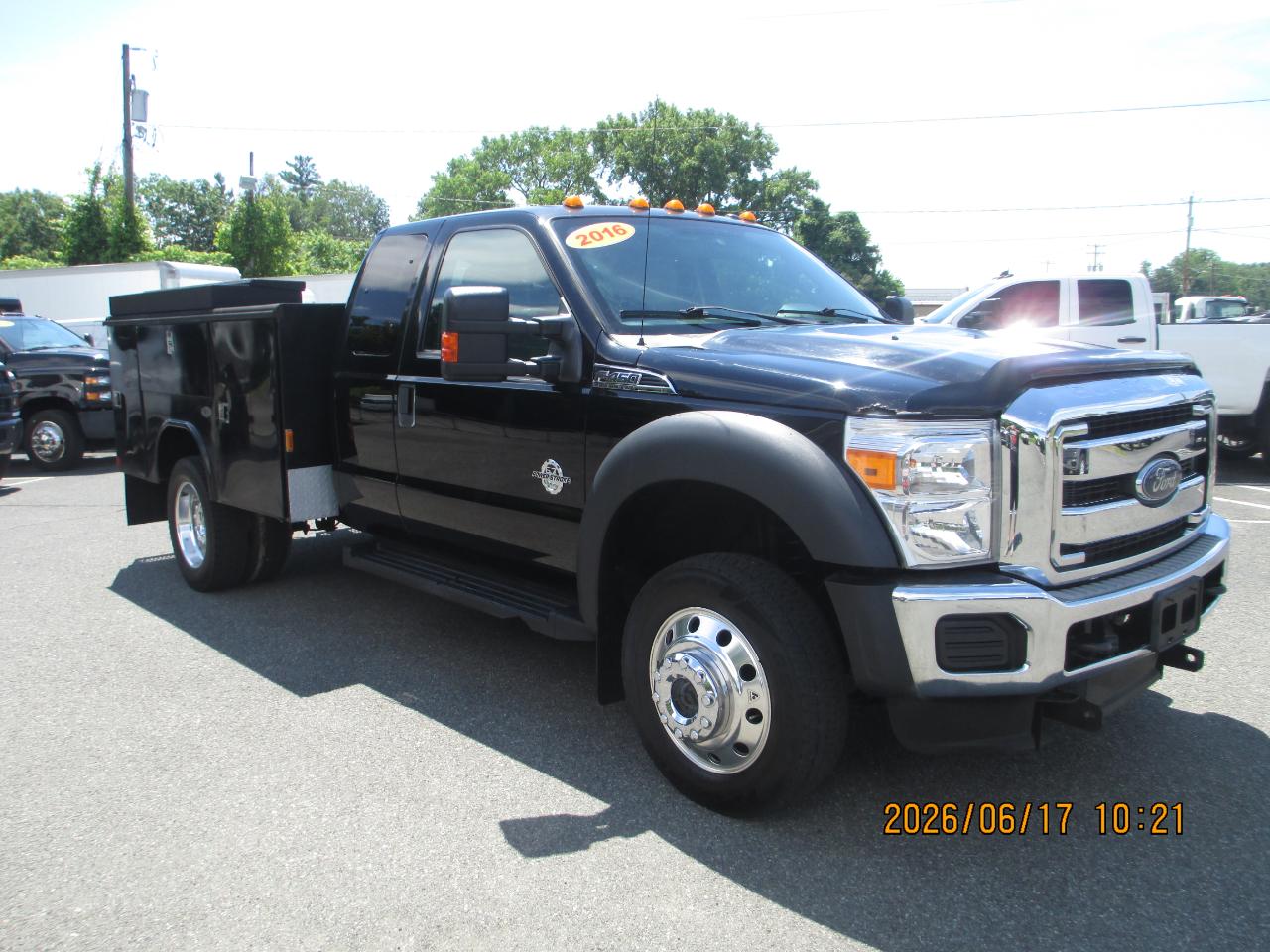 Ford Super Duty F-450 DRW 4WD SuperCab 162" WB 60" CA XLT 2016