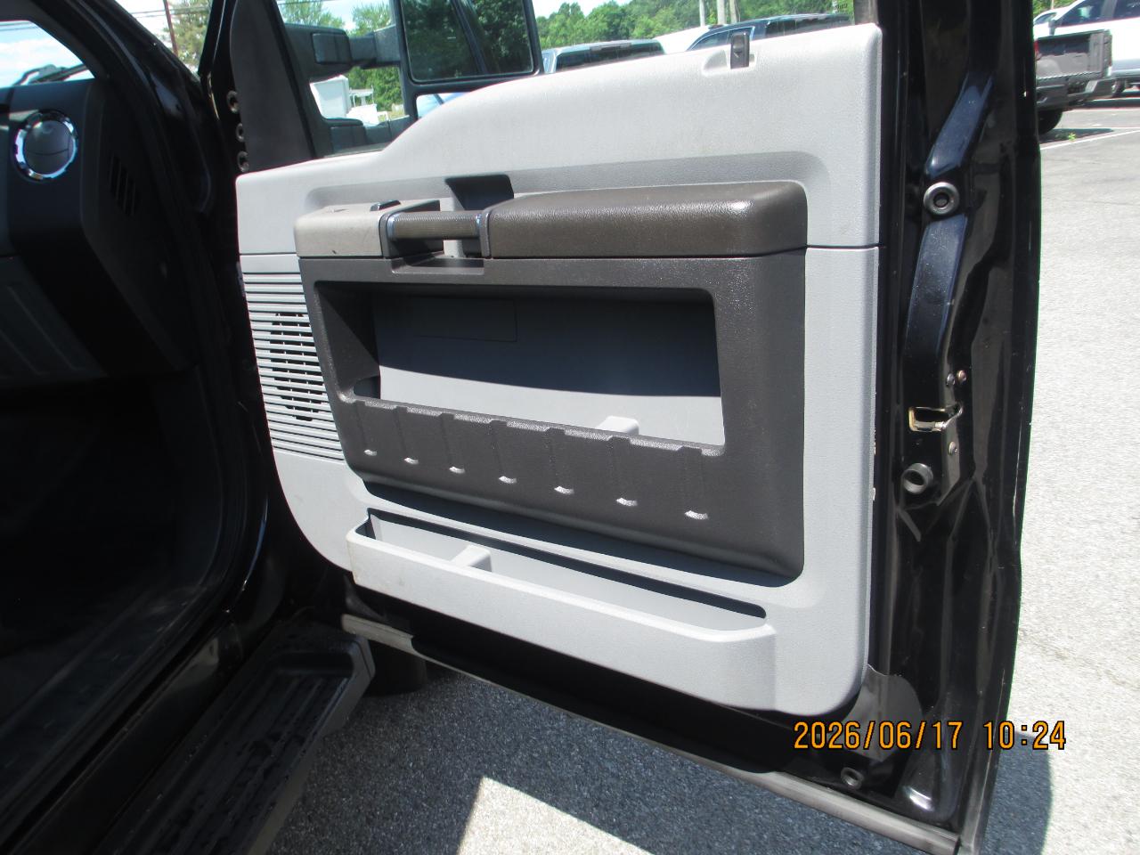 Ford Super Duty F-450 DRW 4WD SuperCab 162" WB 60" CA XLT 2016