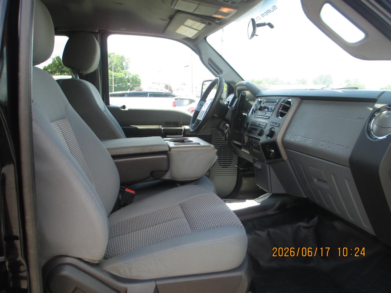 Ford Super Duty F-450 DRW 4WD SuperCab 162" WB 60" CA XLT 2016