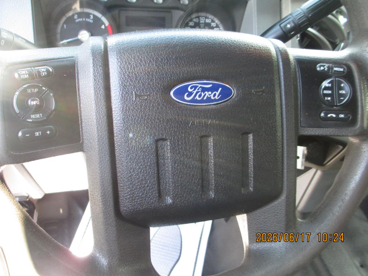 Ford Super Duty F-450 DRW 4WD SuperCab 162" WB 60" CA XLT 2016