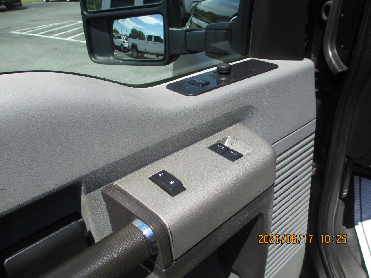 Ford Super Duty F-450 DRW 4WD SuperCab 162" WB 60" CA XLT 2016