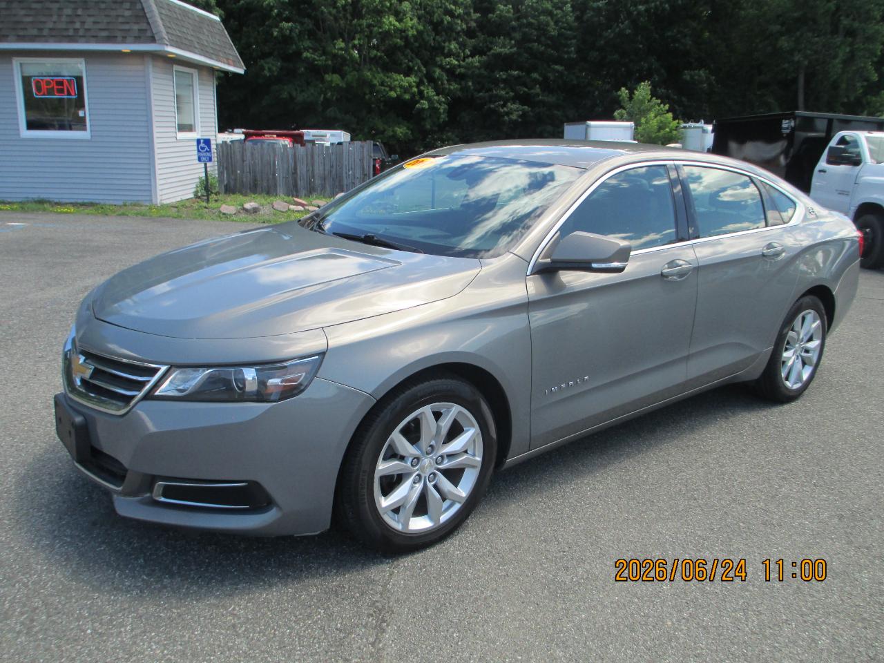 Chevrolet Impala 4dr Sdn LT w/1LT 2017