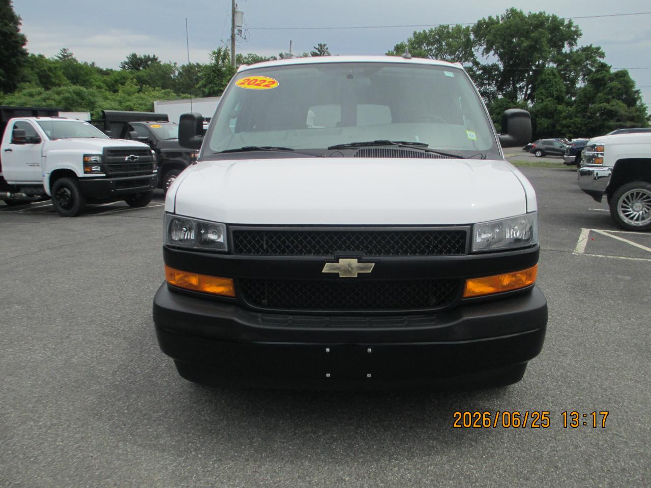 Chevrolet Express Passenger RWD 3500 155" LS 2022