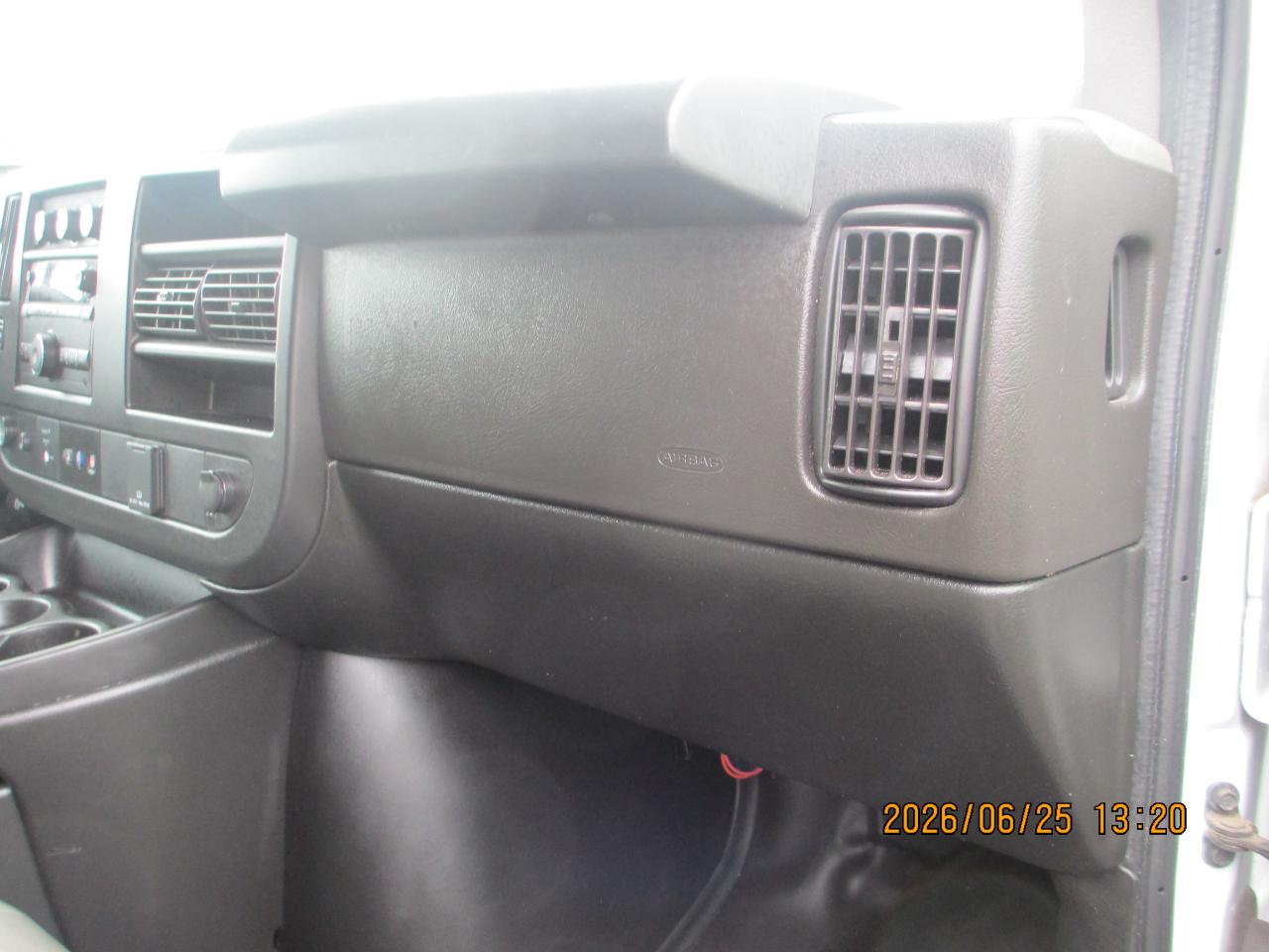Chevrolet Express Passenger RWD 3500 155" LS 2022