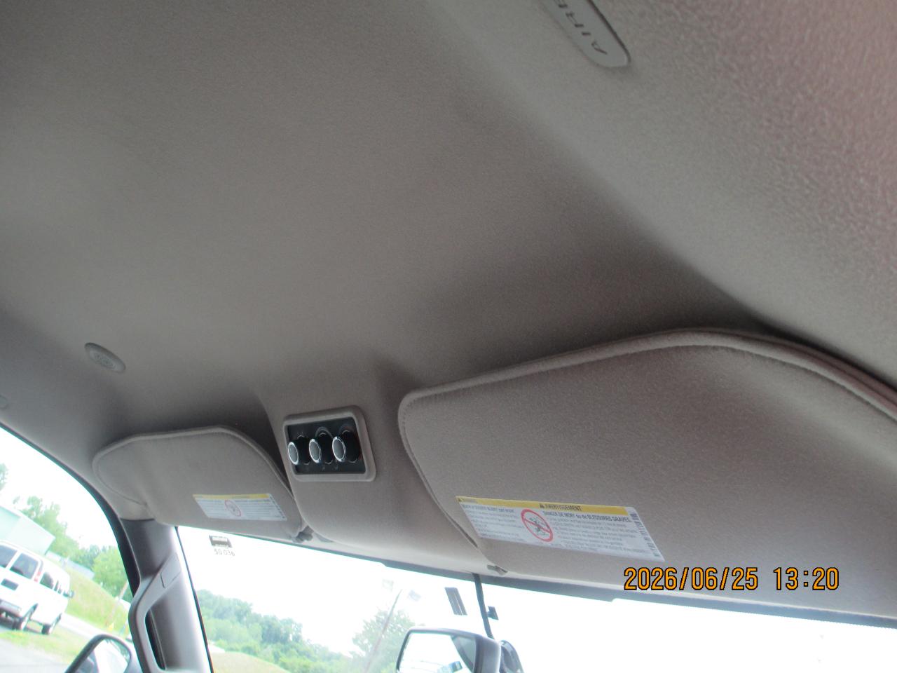 Chevrolet Express Passenger RWD 3500 155" LS 2022