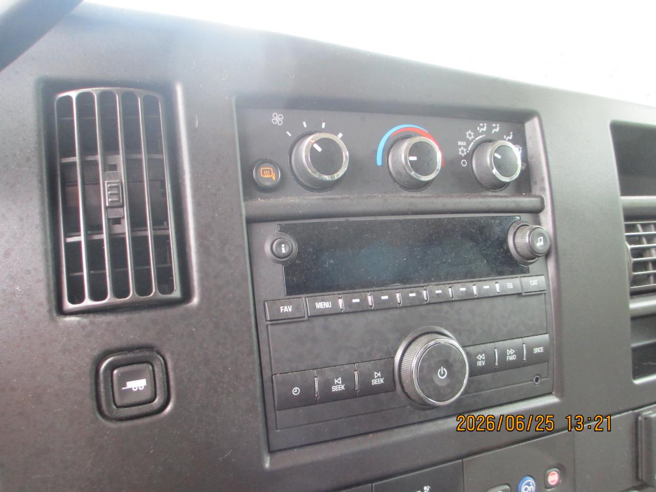 Chevrolet Express Passenger RWD 3500 155" LS 2022