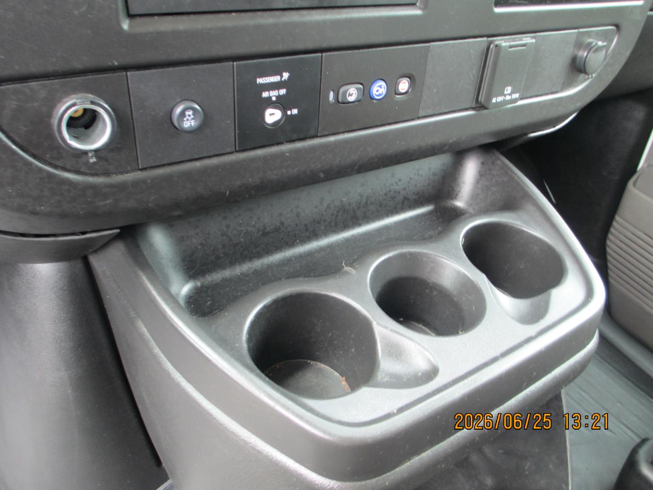 Chevrolet Express Passenger RWD 3500 155" LS 2022