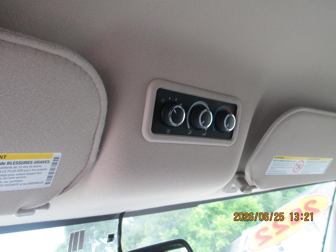 Chevrolet Express Passenger RWD 3500 155" LS 2022