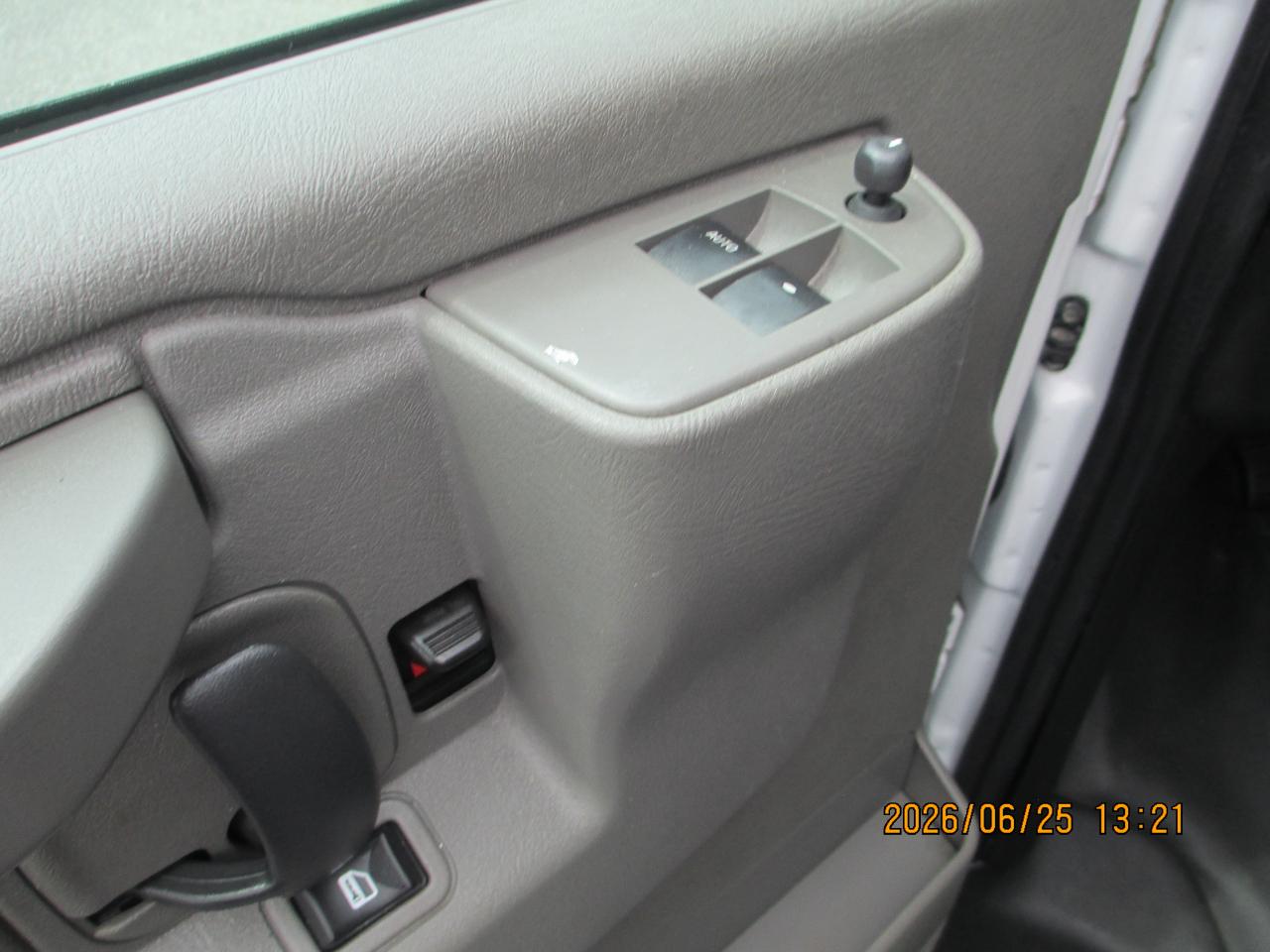 Chevrolet Express Passenger RWD 3500 155" LS 2022