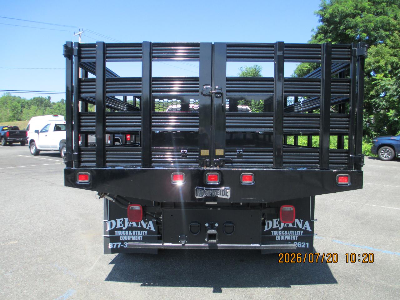 GMC Sierra 3500HD CC 4WD Crew Cab 177" WB, 60" CA Pro 2025