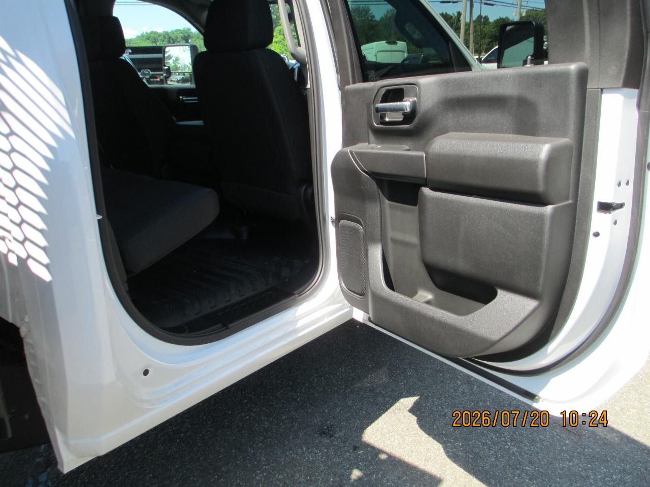 GMC Sierra 3500HD CC 4WD Crew Cab 177" WB, 60" CA Pro 2025