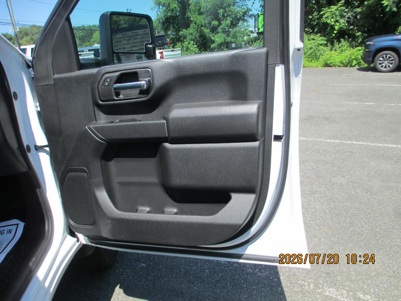 GMC Sierra 3500HD CC 4WD Crew Cab 177" WB, 60" CA Pro 2025