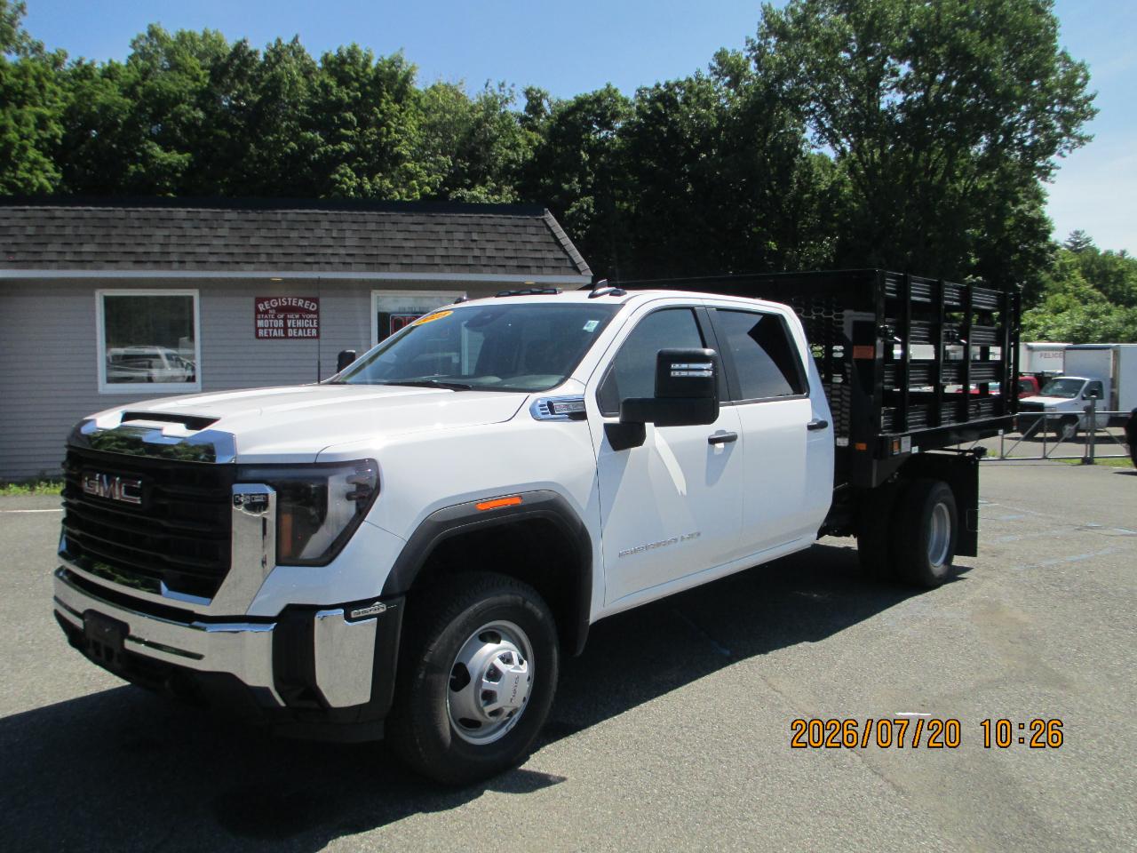 GMC Sierra 3500HD CC 4WD Crew Cab 177" WB, 60" CA Pro 2025