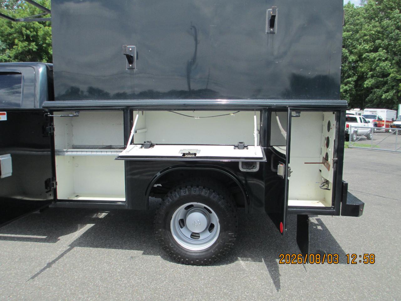 RAM 3500 Chassis Cab Tradesman 2WD Crew Cab 60" CA 172.4" WB 2017