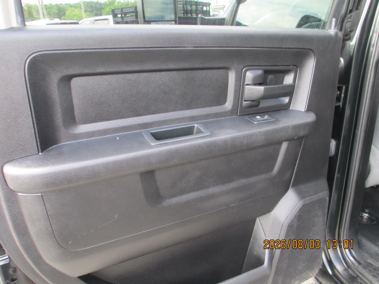 RAM 3500 Chassis Cab Tradesman 2WD Crew Cab 60" CA 172.4" WB 2017