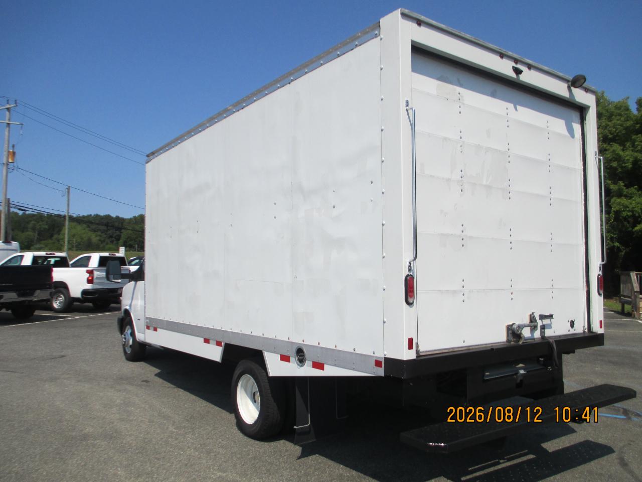 Chevrolet Express Commercial Cutaway 3500 Van 177" 2024