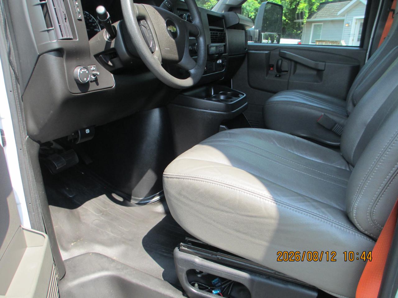 Chevrolet Express Commercial Cutaway 3500 Van 177" 2024