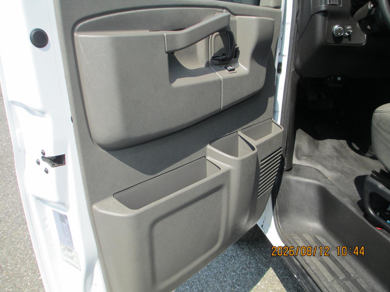 Chevrolet Express Commercial Cutaway 3500 Van 177" 2024