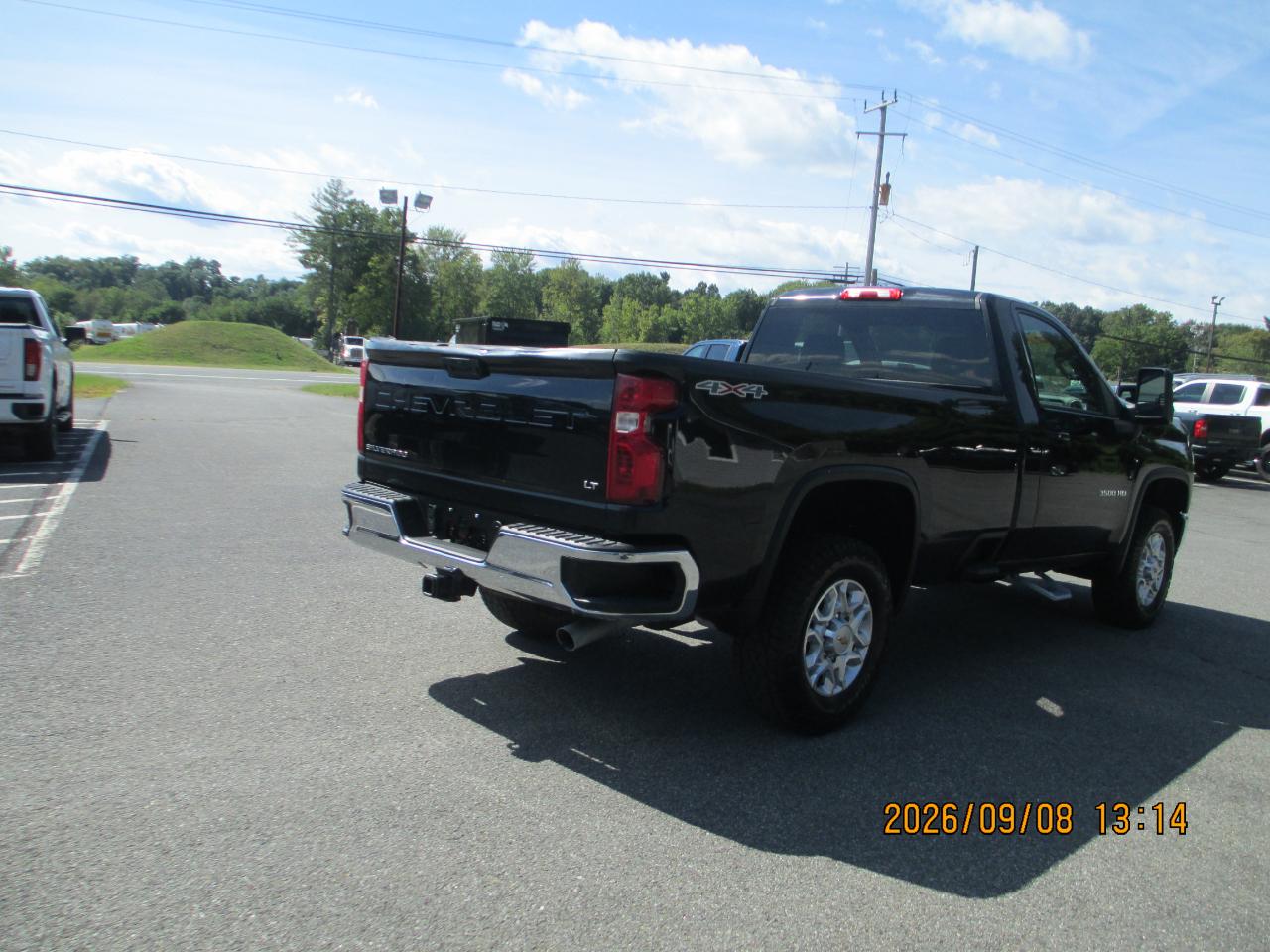 Chevrolet Silverado 3500HD 4WD Reg Cab 142" LT 2022