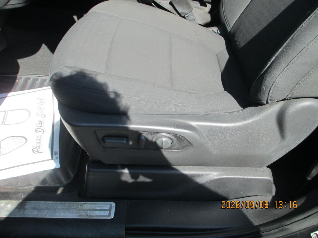 Chevrolet Silverado 3500HD 4WD Reg Cab 142" LT 2022