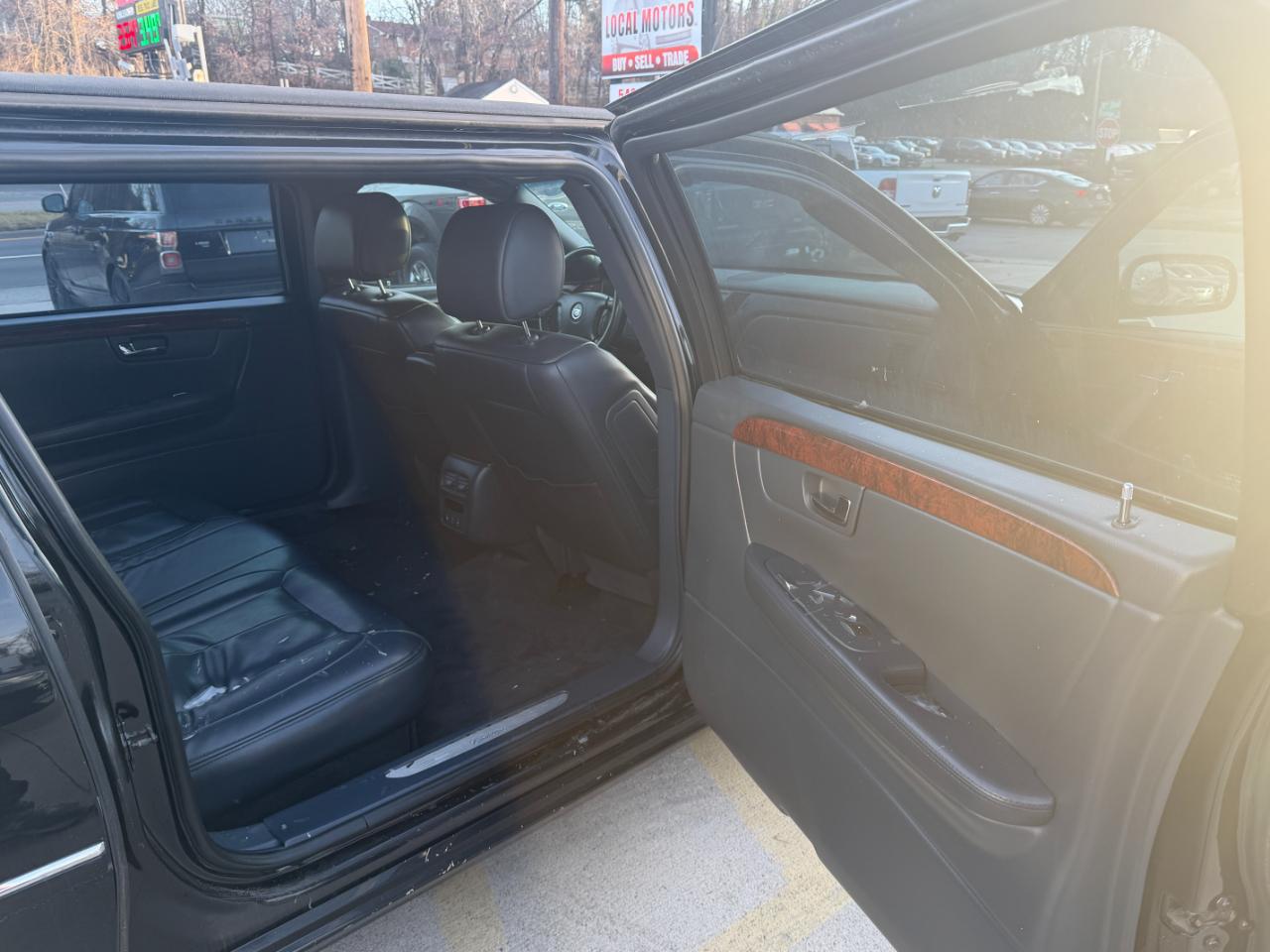 Cadillac Limousine Base 2008