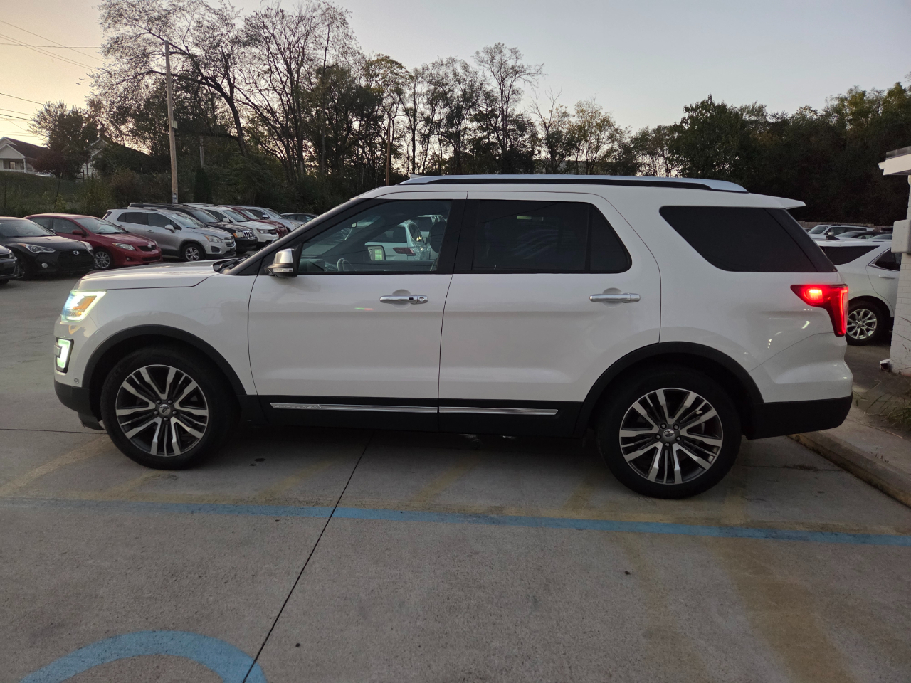 Ford Explorer Platinum AWD 2016 Ford Explorer Platinum AWD 2016
